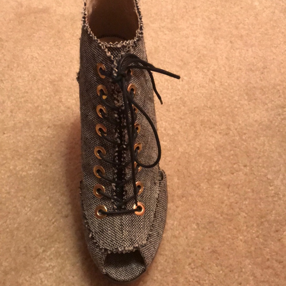 Stuart Weitzman heels - Picture 3 of 4